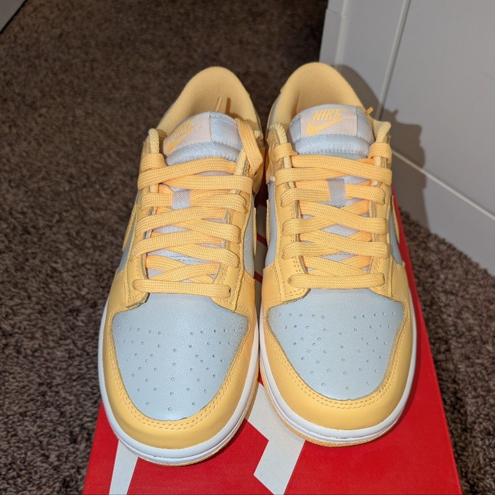 Nike Dunk Low Citron Pulse (Womens) Size 8